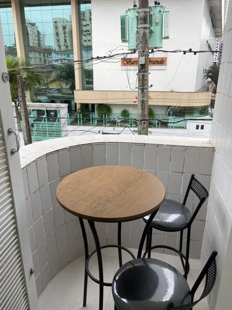 Canto Forte- Suite C/Varanda - Ate 5 Hospedes- Garagem - Wi Fi E 200 Metros Da Praia, 50 Metros Da Av Gastronomica Da Pg Praia Grande (Santos) Exterior foto